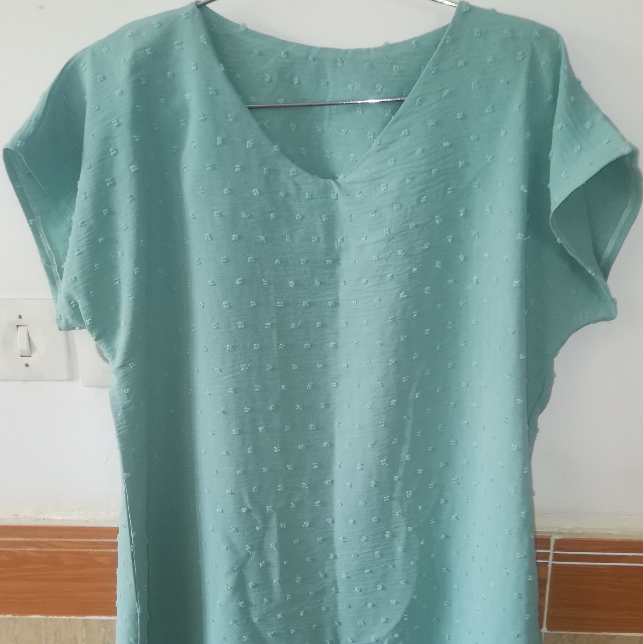 شومیز آستین افتاده جنس ابروبادی پوم پوم 