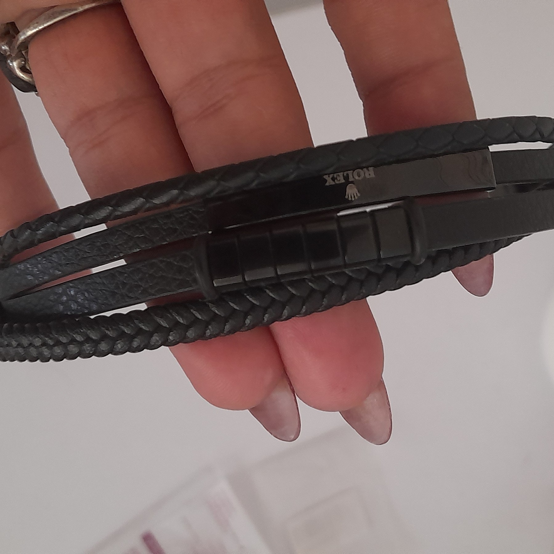 دستبند  چرم4لاین رولکس کاری جدید مناسب هدیه