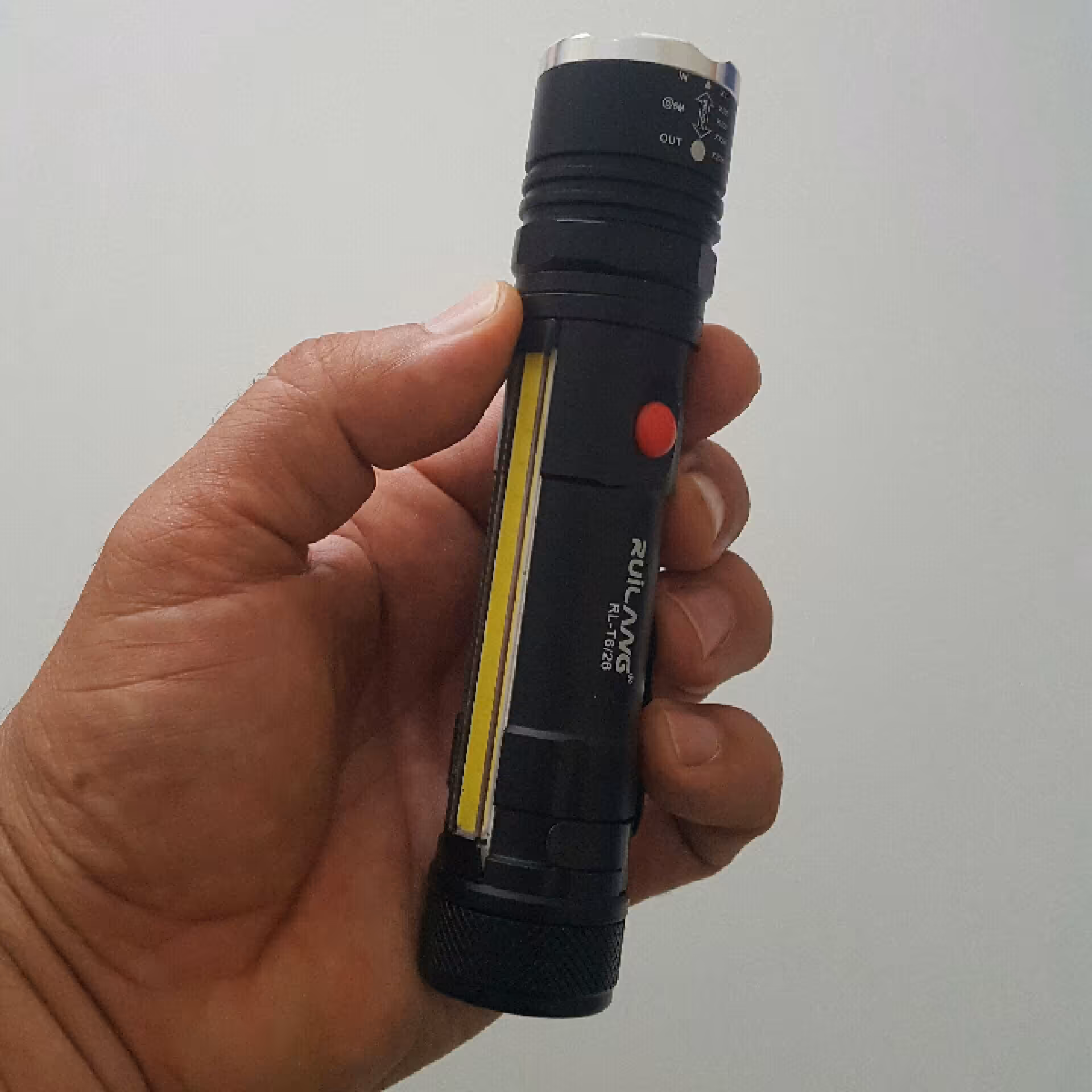 چراغ قوه پلیسی بدنه فلزی شارژی و باتری خور  مدل t6-26