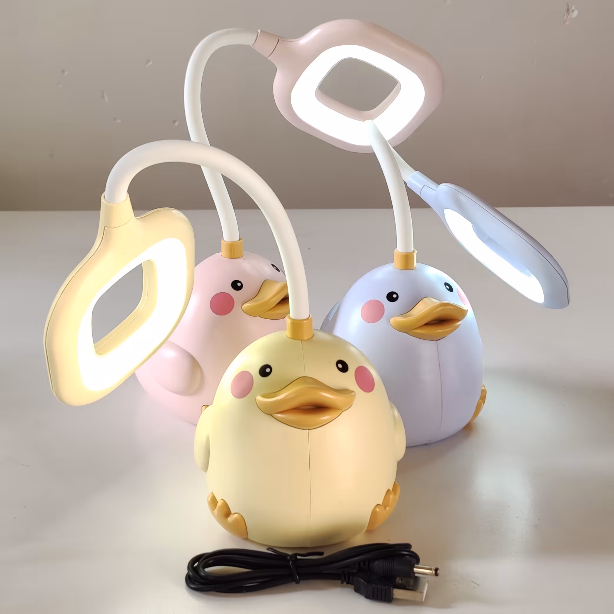 چراغ مطالعه فانتزی طرح جوجه اردک لوس