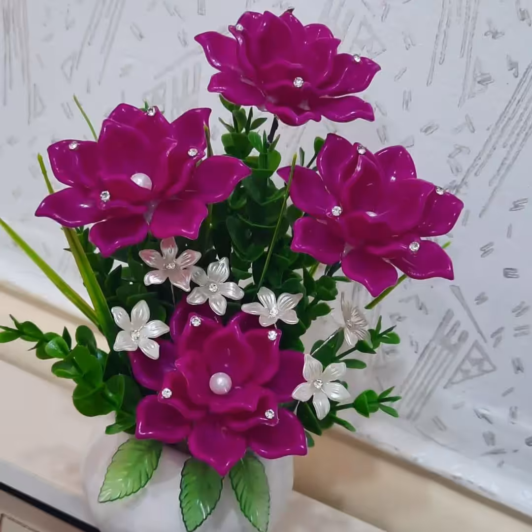 گلدان گل زیبا 