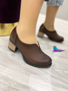 کفش پاشنه دار