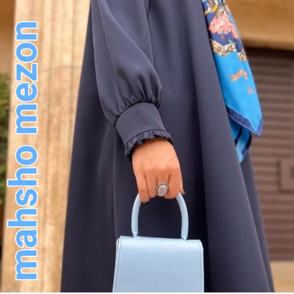 مانتو عبایی کرپ الیزه مدل متینا ماه شو مزون