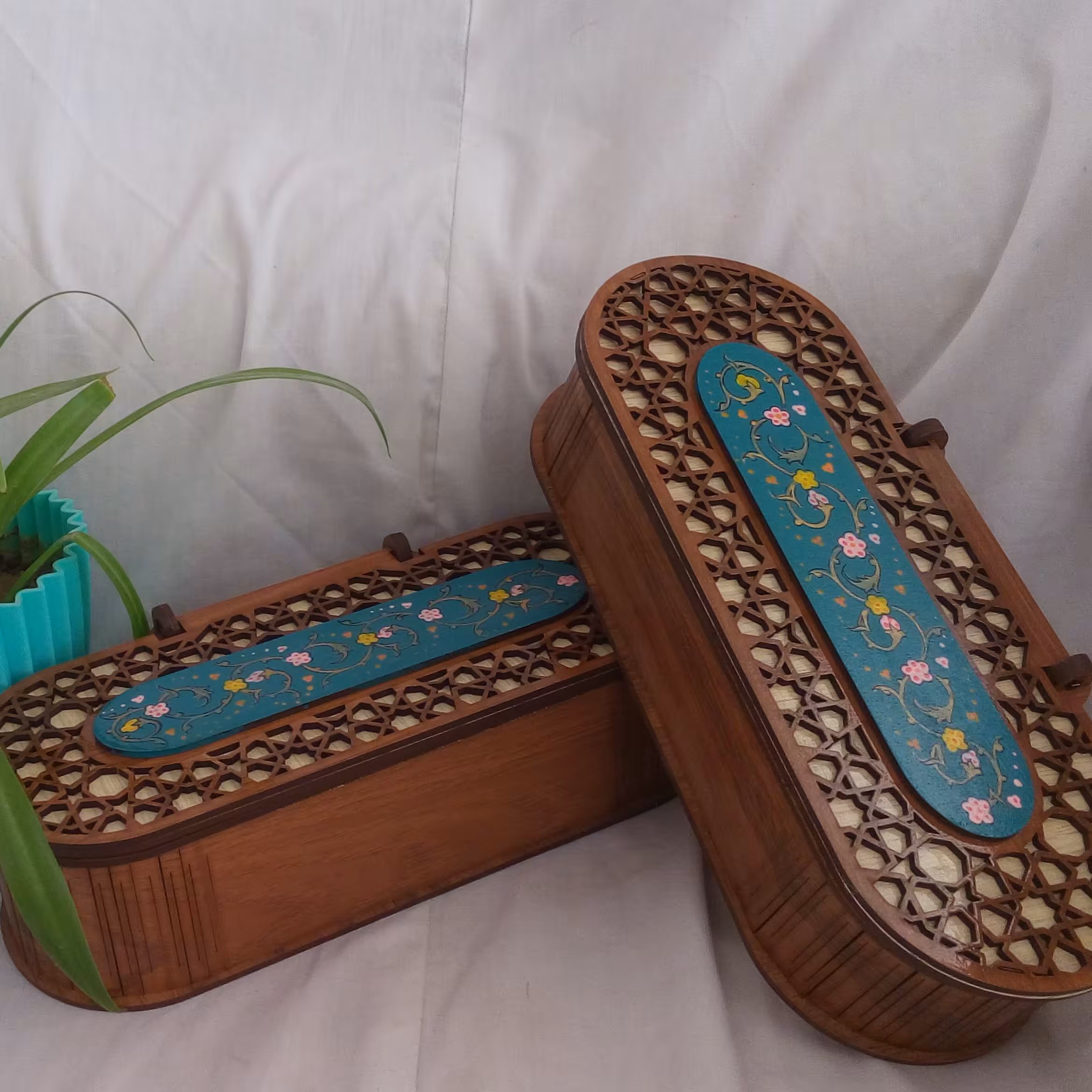 جعبه   چوبی با نقاشی سنتی وزن 350گرم.ای متنوع (پس کرایه)