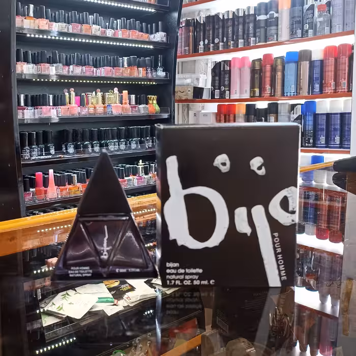 ادکلن بیژن مشکی با رایحه عالی و ماندگاری بالا مخصوص آقایان 