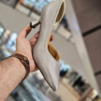 کفش پاشنه دار