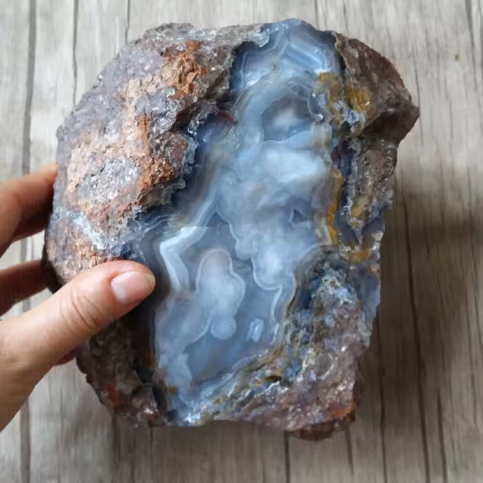  عقیق سه پوسته اصل سنگ راف معدنی  و اصل کمیاب 