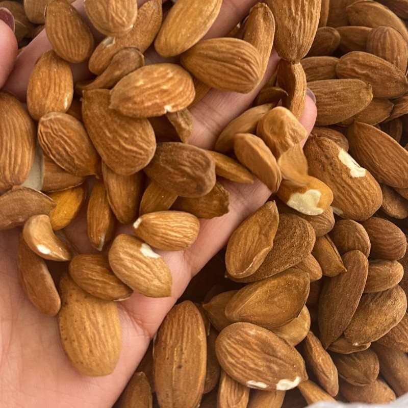 مغز بادام تلخ ایرانی (1000گر م )کاملا طبیعی محصول باغات ارسنجان فارس