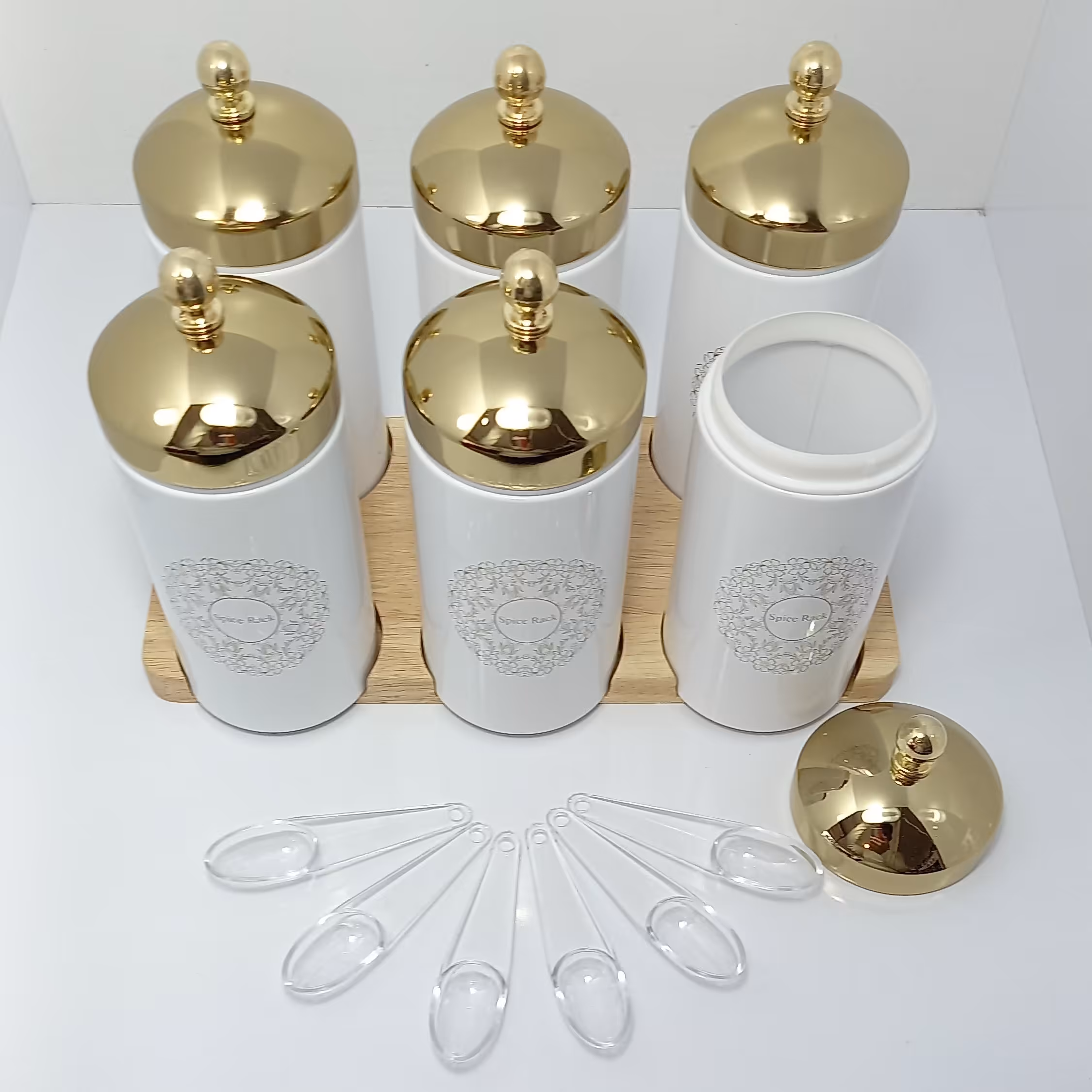 پاسماوری هفت پارچه  سفید درب گنبدی طلایی سام ست ، 6 عدد با یک استند چوبی ، جا ادویه ای  