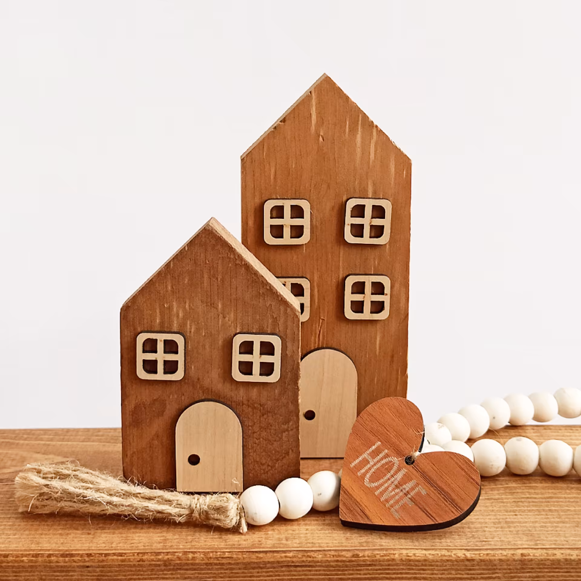 اکسسوری و دکوری کلبه چوبی کوچک