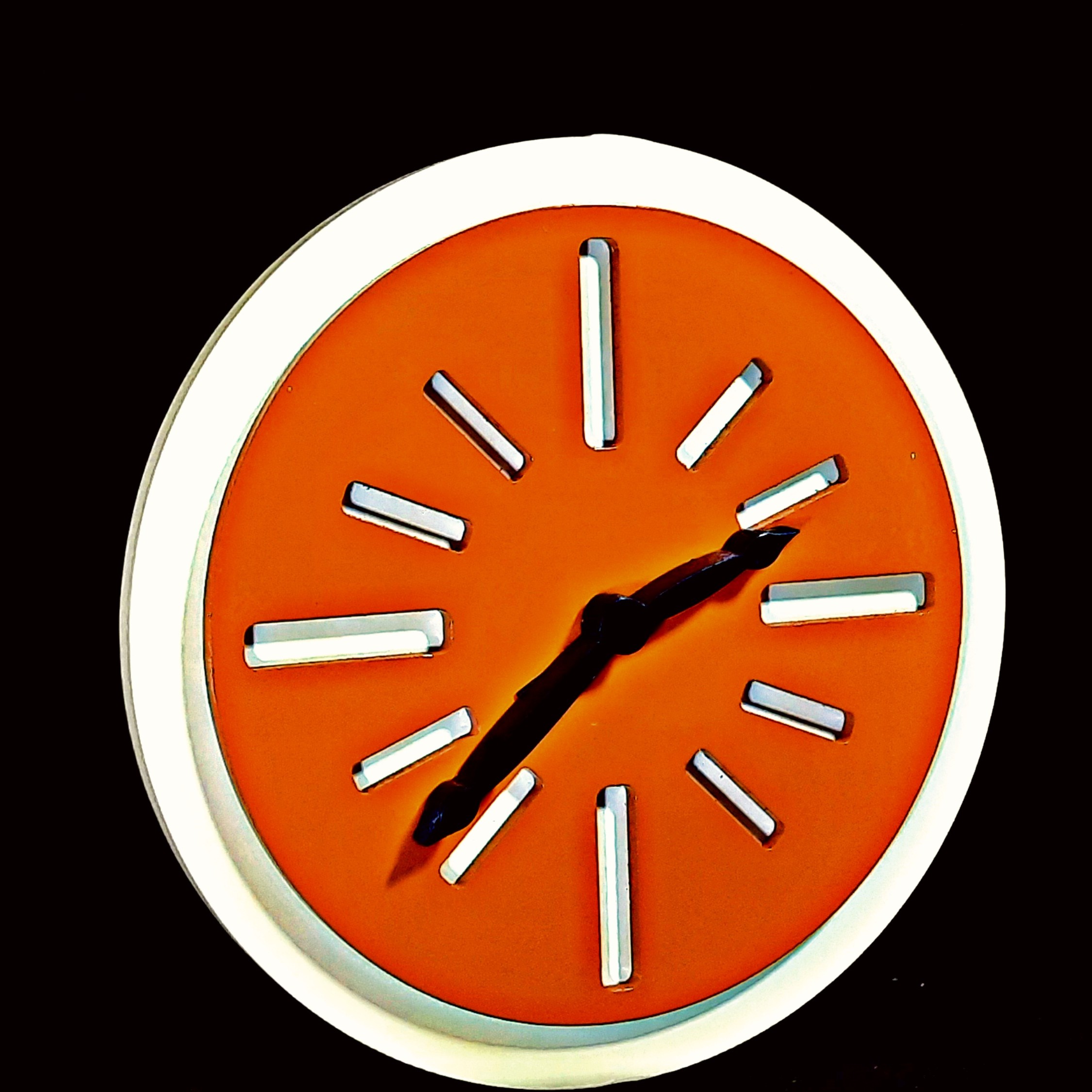 ساعت دیواری چوبی انتیک