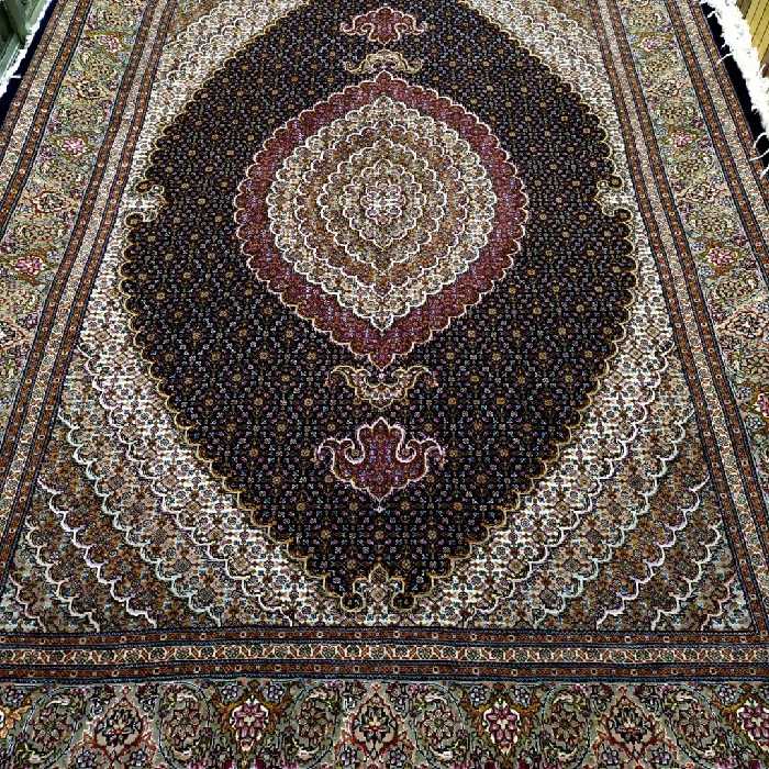 فرش دستباف طرح  ماهی کمال الملک خوی سایز تک 6 متری 40 رج مرینوس پرویزیان 