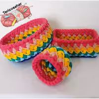 ست سه تیکه سیسمونی تریکویی و نظم دهنده اتاق کودک طرح رنگین کمانی مدل کجراه