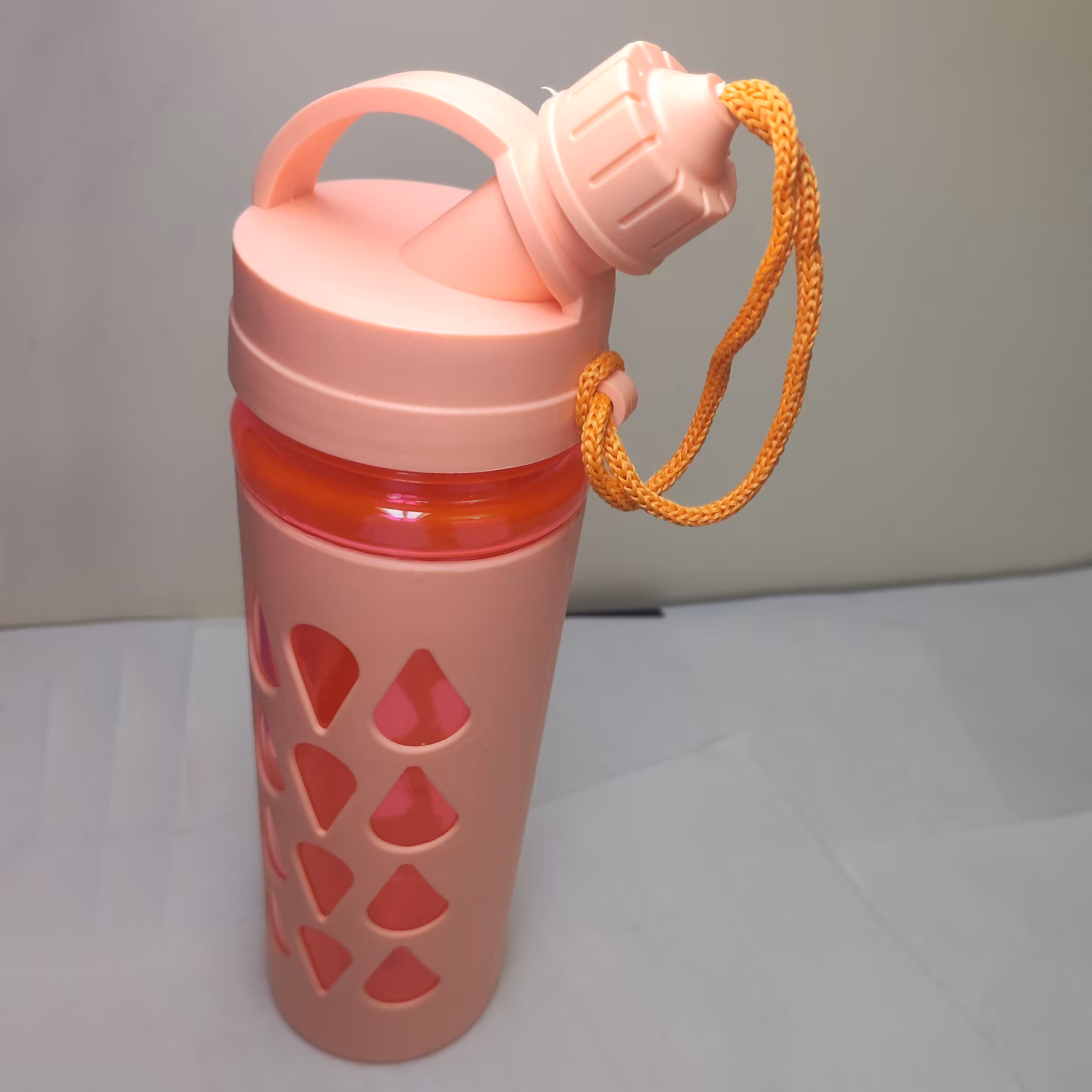 قمقمه مدل دراپ گنجایش 0.75 لیتر گلبهی