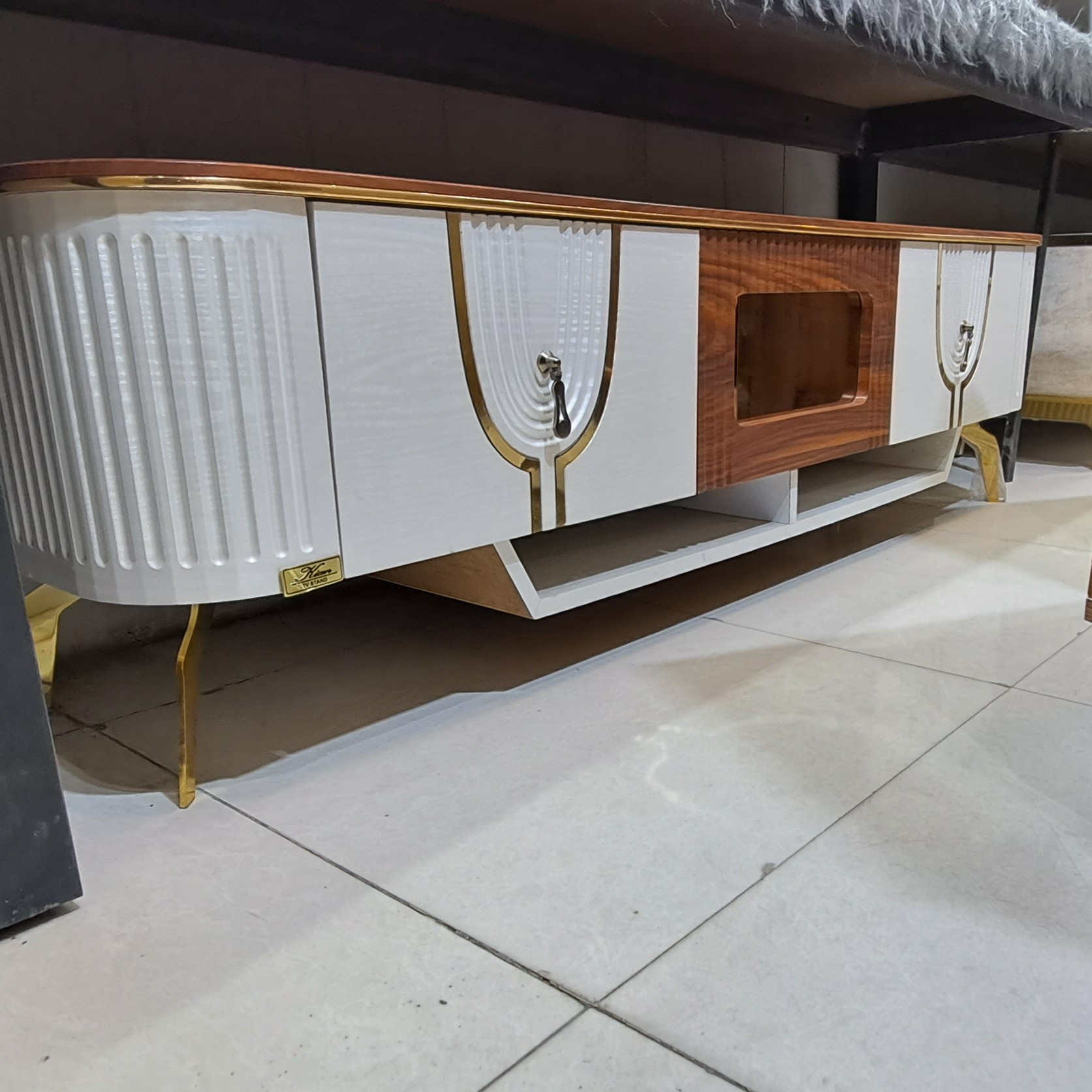 میزتلویزیون با رنگ بندی و سایز دلخواه مدل و طرح از شما ساخت از ما