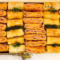 سینی فینگرفود دلان کد 204(شامل کرپ سوخاری و بورک گوشت)