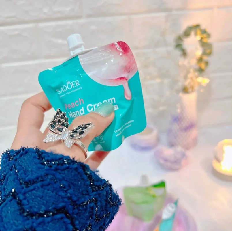 کرم دست پاکتی میوه ای