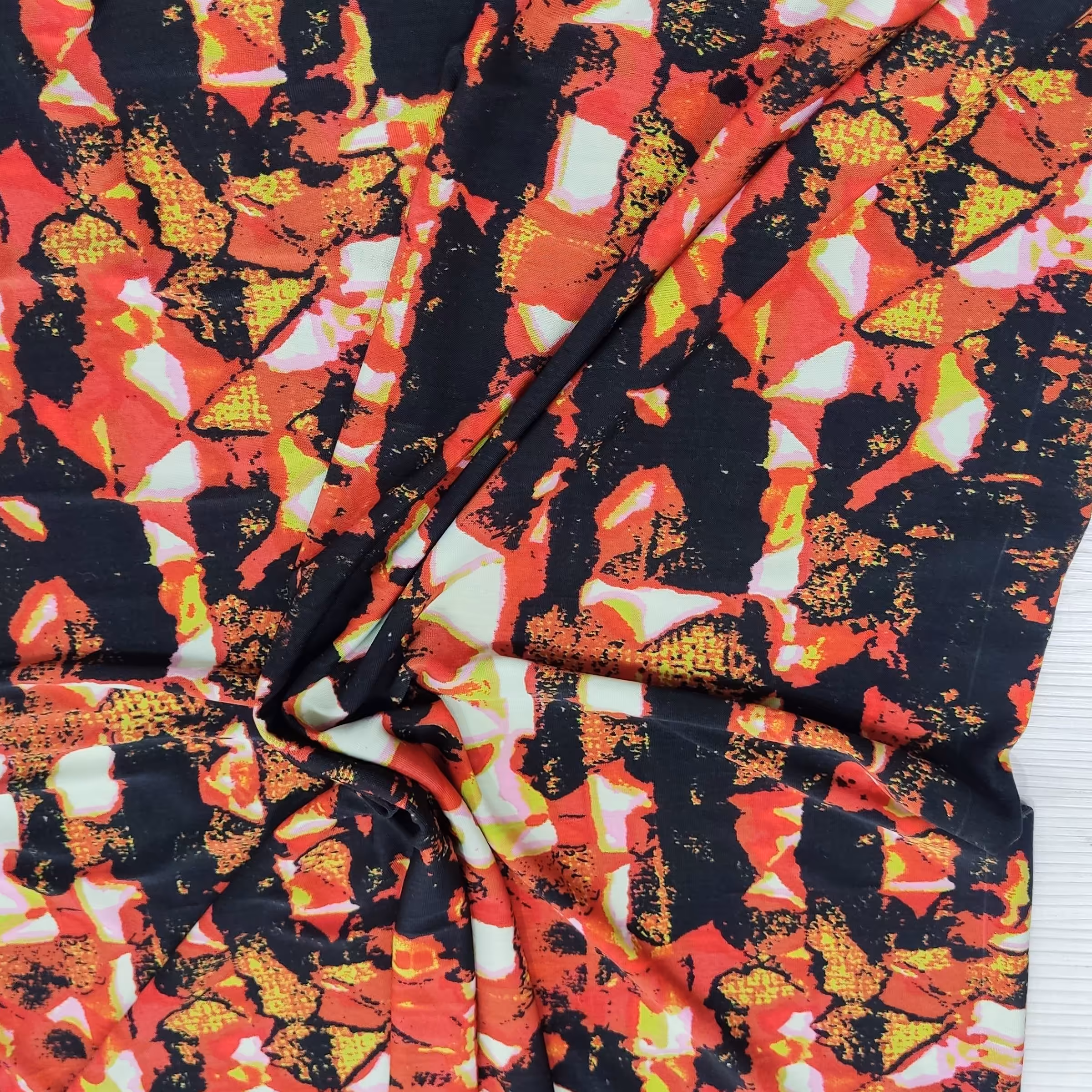 پارچه ریون طرح دار عرض 150