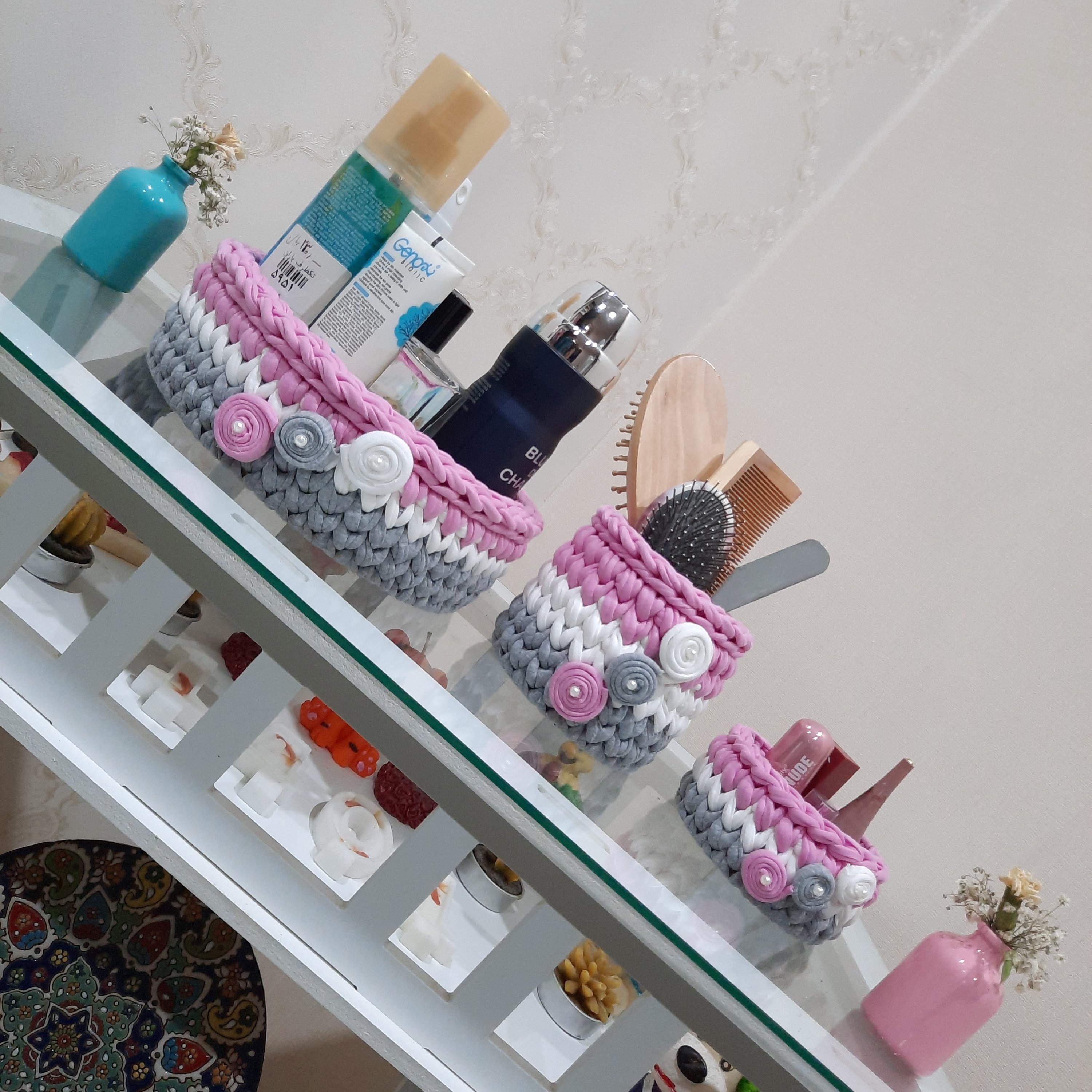 سبدتریکویی 3 عددی آرایشی دایره با تزئین گل و مروارید 