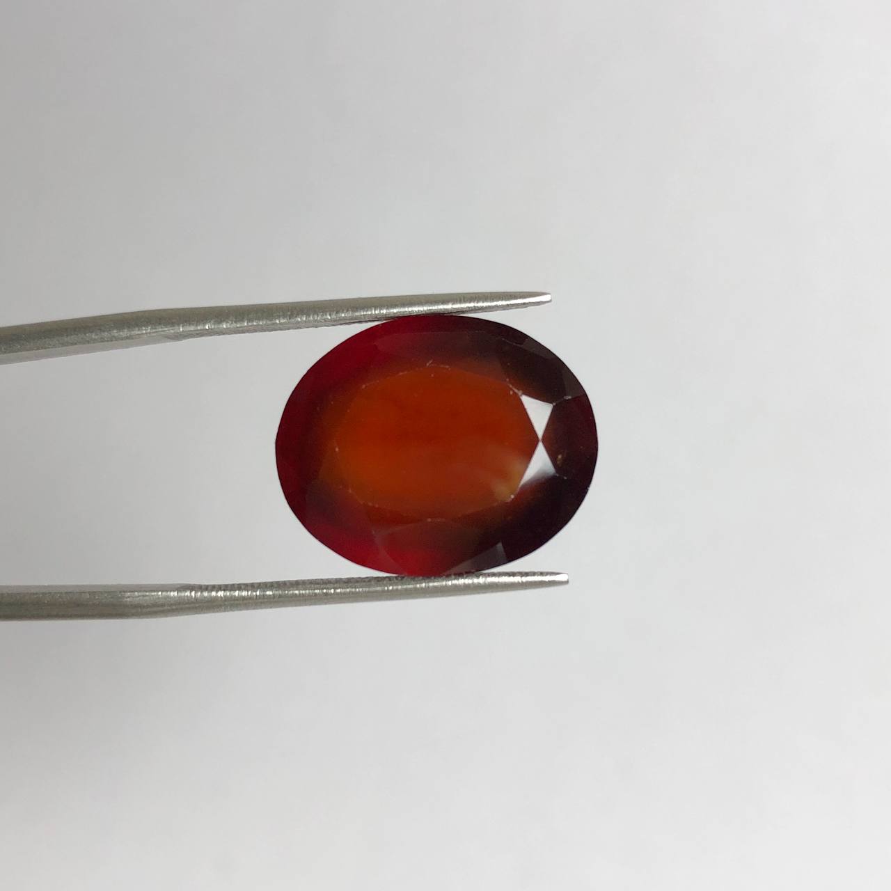 نگین قیمتی گارنت هسونیت طبیعی قرمز بیضی 240210