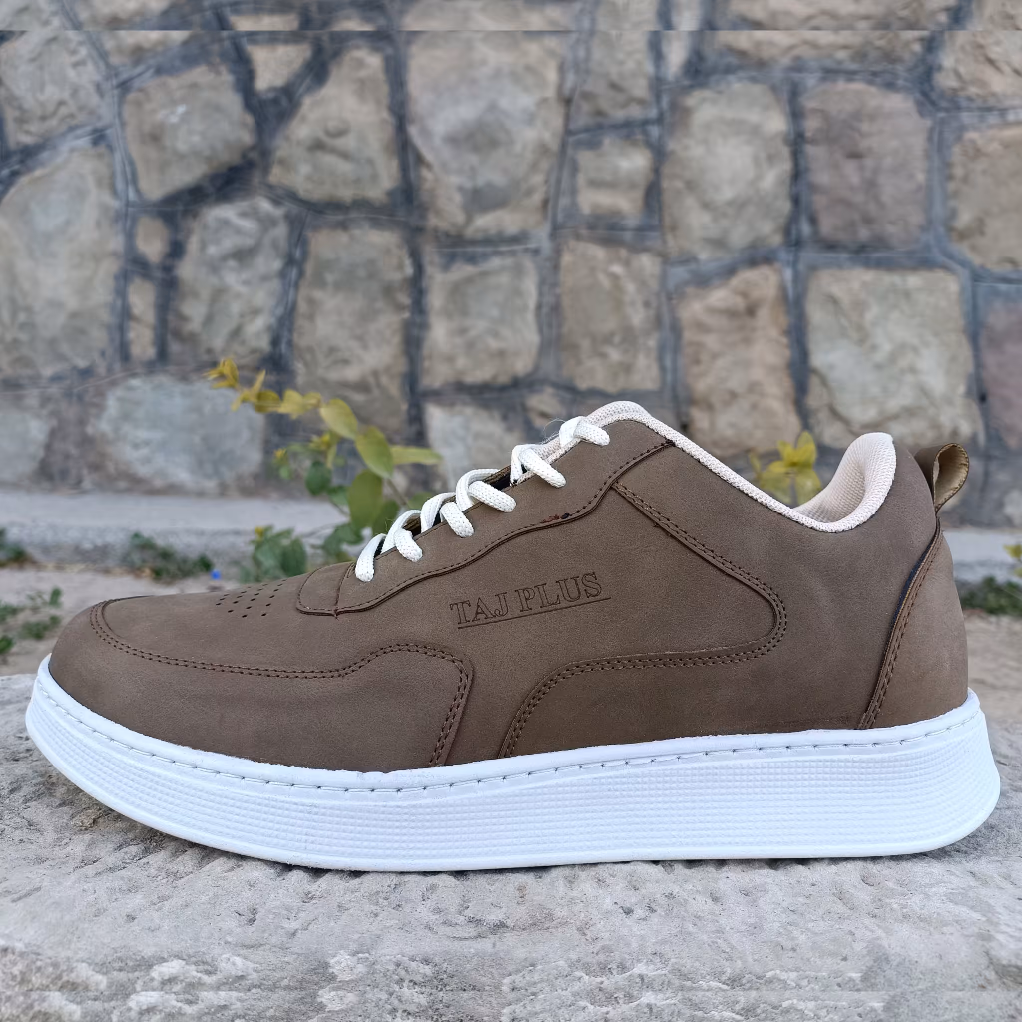 کفش مردانه مدل تاج رنگ صدری زیره سفید 