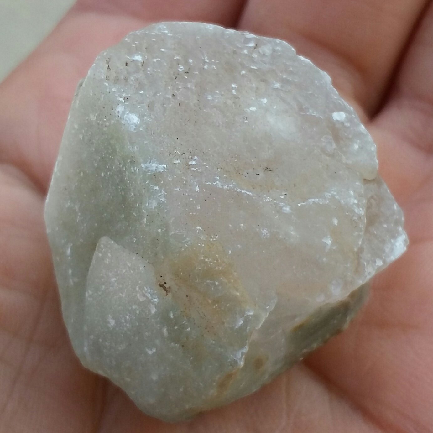 سنگ راف خام کوارتز  مختص ساخت نگین 100 در 100 طبیعی شاااهکار خلقت
کد 7756