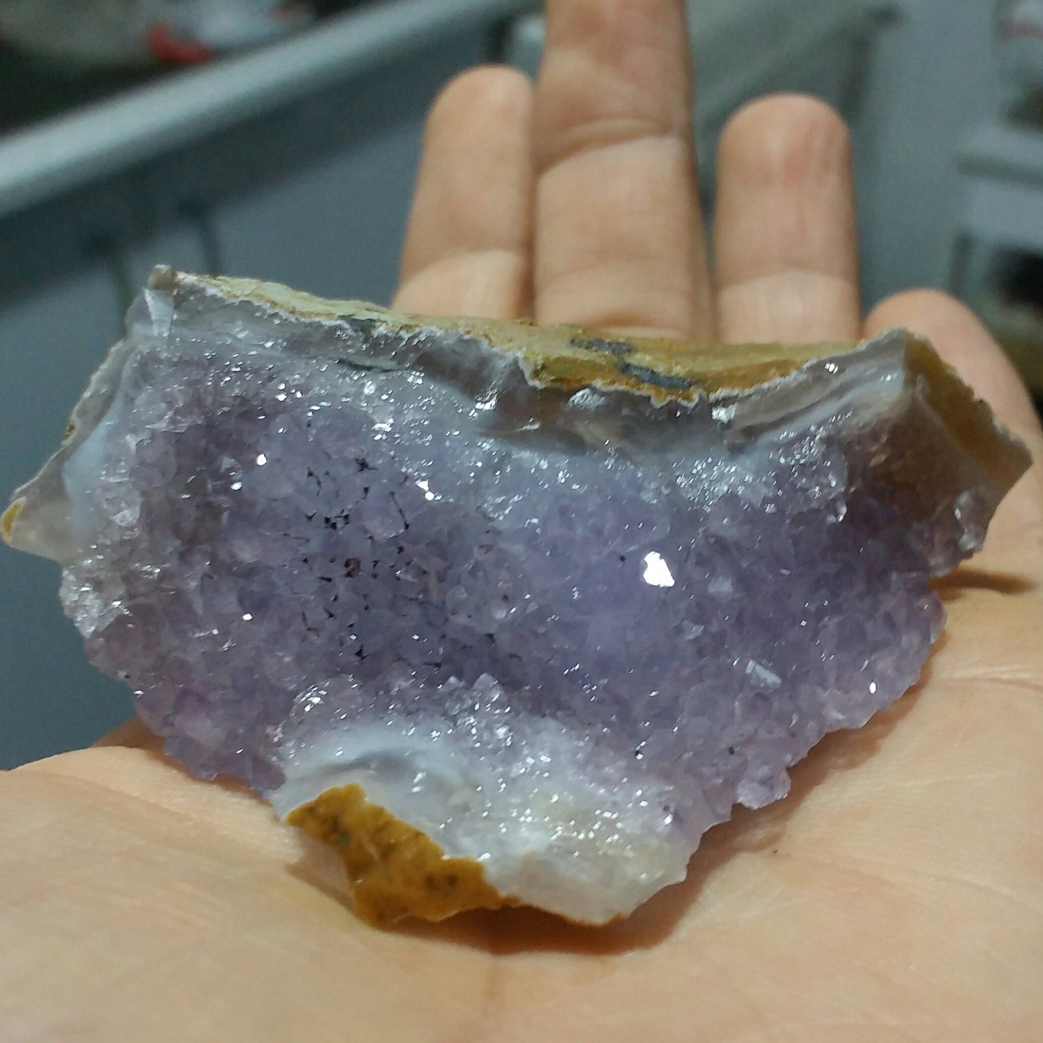 سنگ راف آمیتیس پر بلور  پر رنگ خارق العاده بسیار زیبا و تک کاملا طبیعی شاهکار خلقت بینظییییر