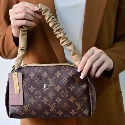 کیف زنانه پاسپورتی طرح مارک بسیار شیک