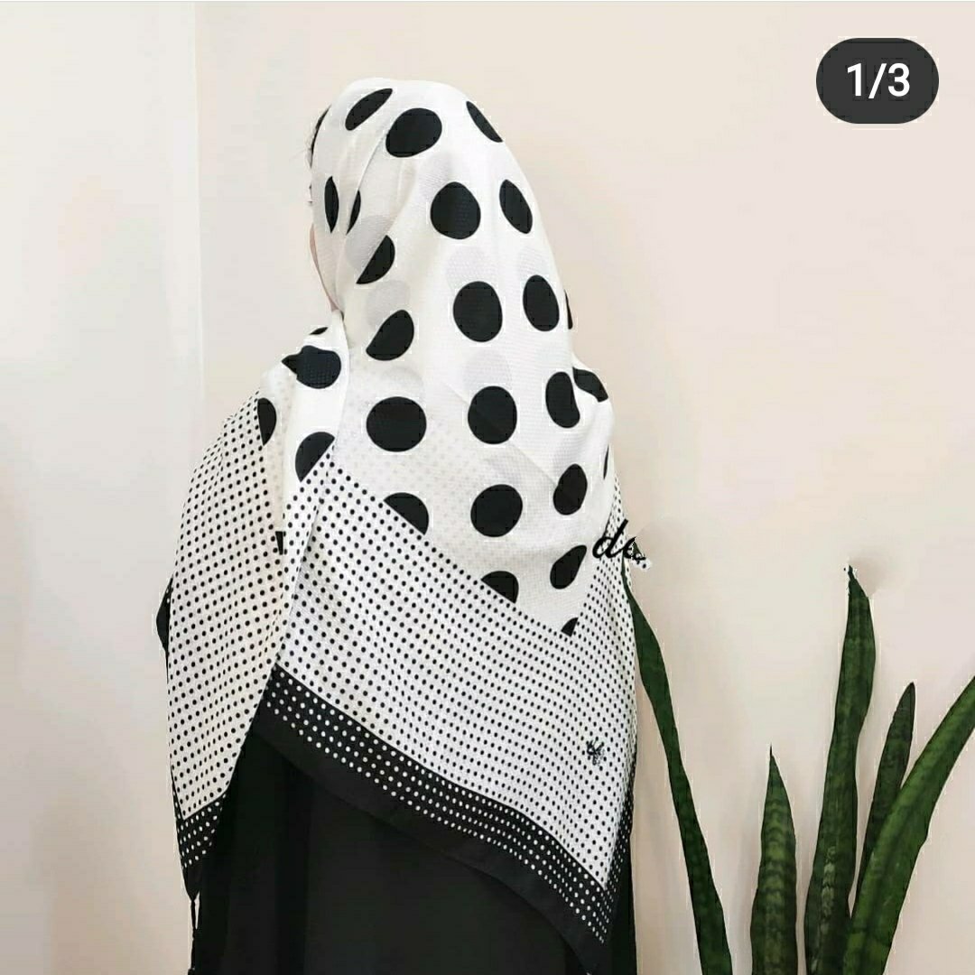 روسری توپ توپی منگوله دار