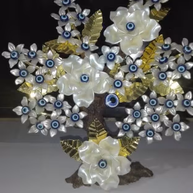 درختچه چشم نظر با گل رز کریستالی 