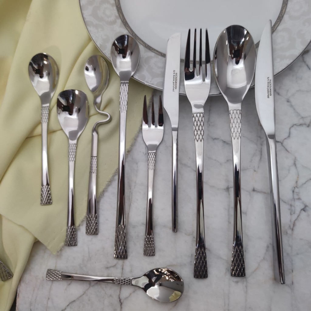 سرویس قاشق و چنگال 24 نفره نیکولمن nickolmann(143پارچه) طرح200m