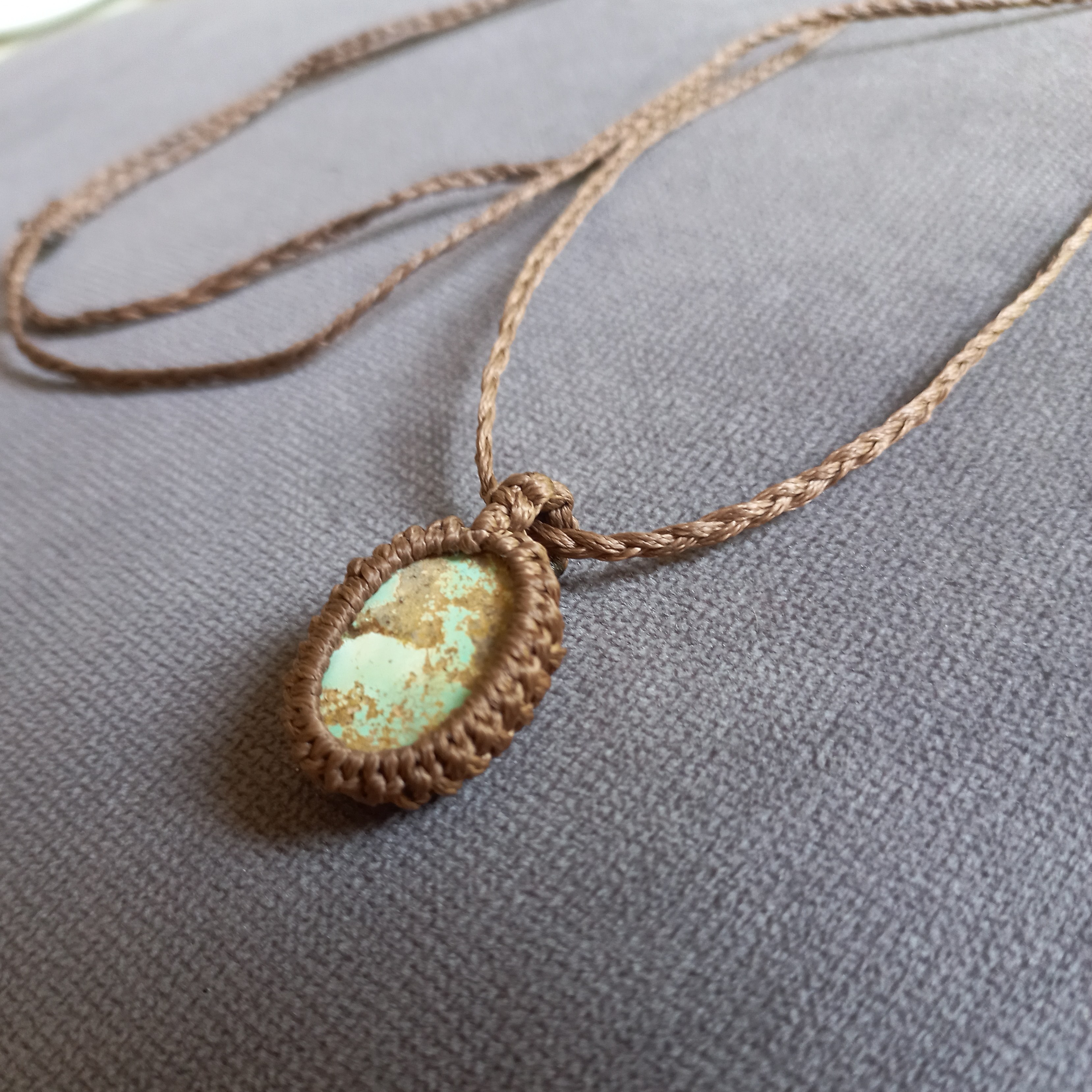 گردنبند بافت دستبافته با سنگ فیروزه نیشابوری