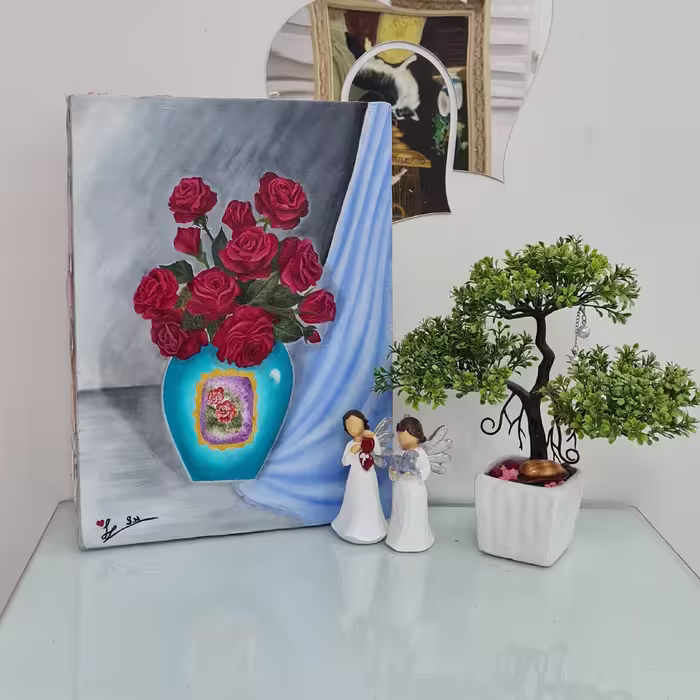 گل های رز و گلدان