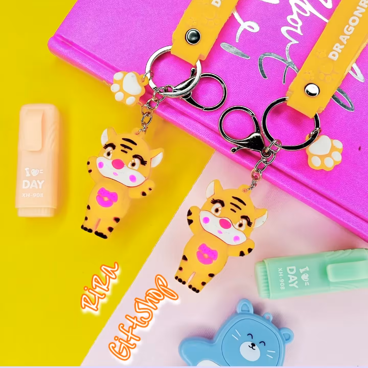 جاکلیدی سیلیکونی قلابدار طرح ببر  رنگ نارنجی