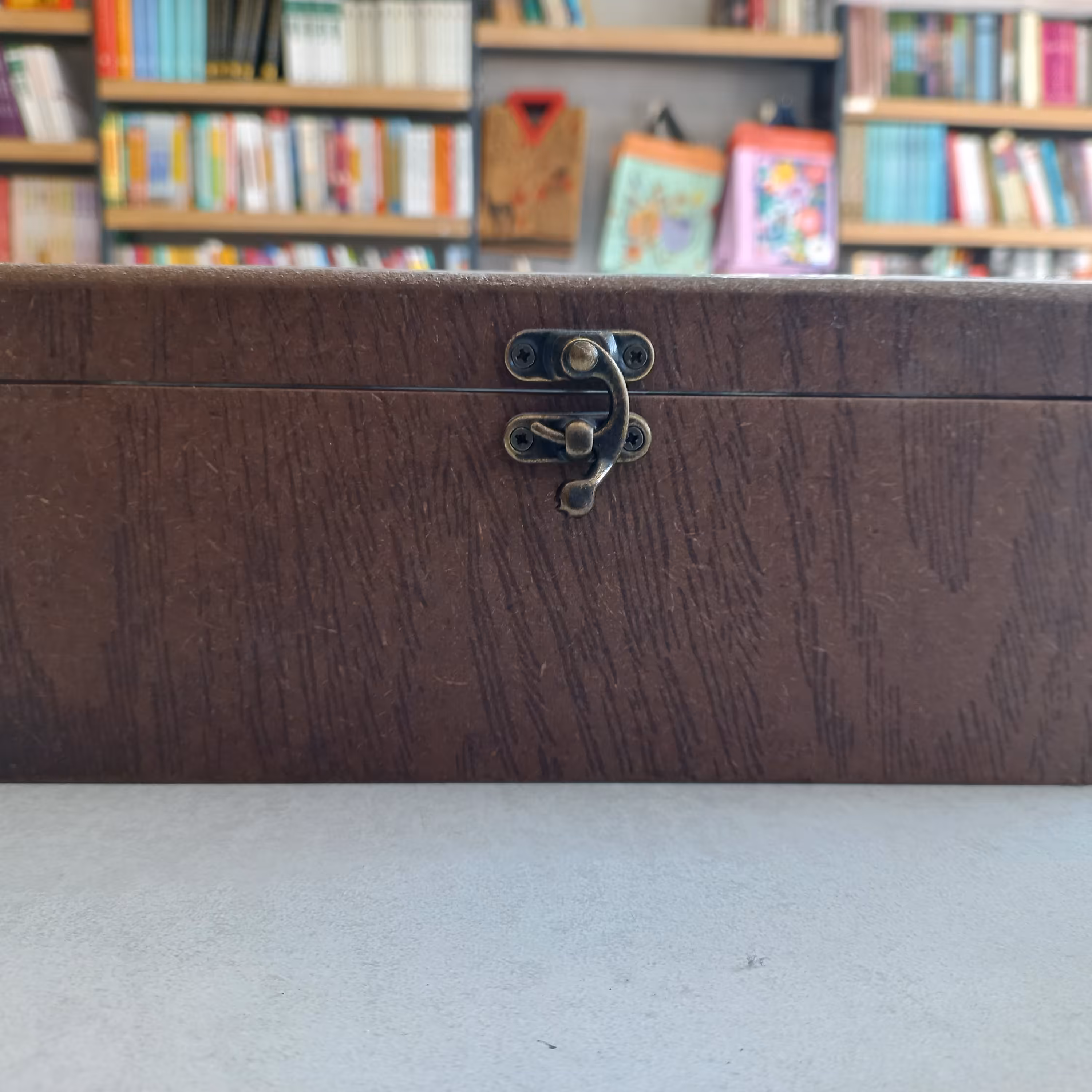 جعبه درب شیشه‌ای