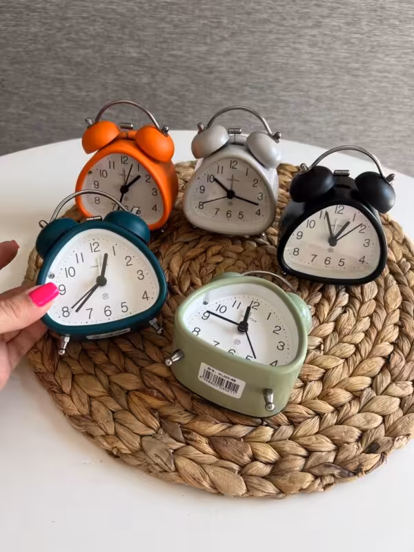 ساعت رومیزی- طرح مثلثی