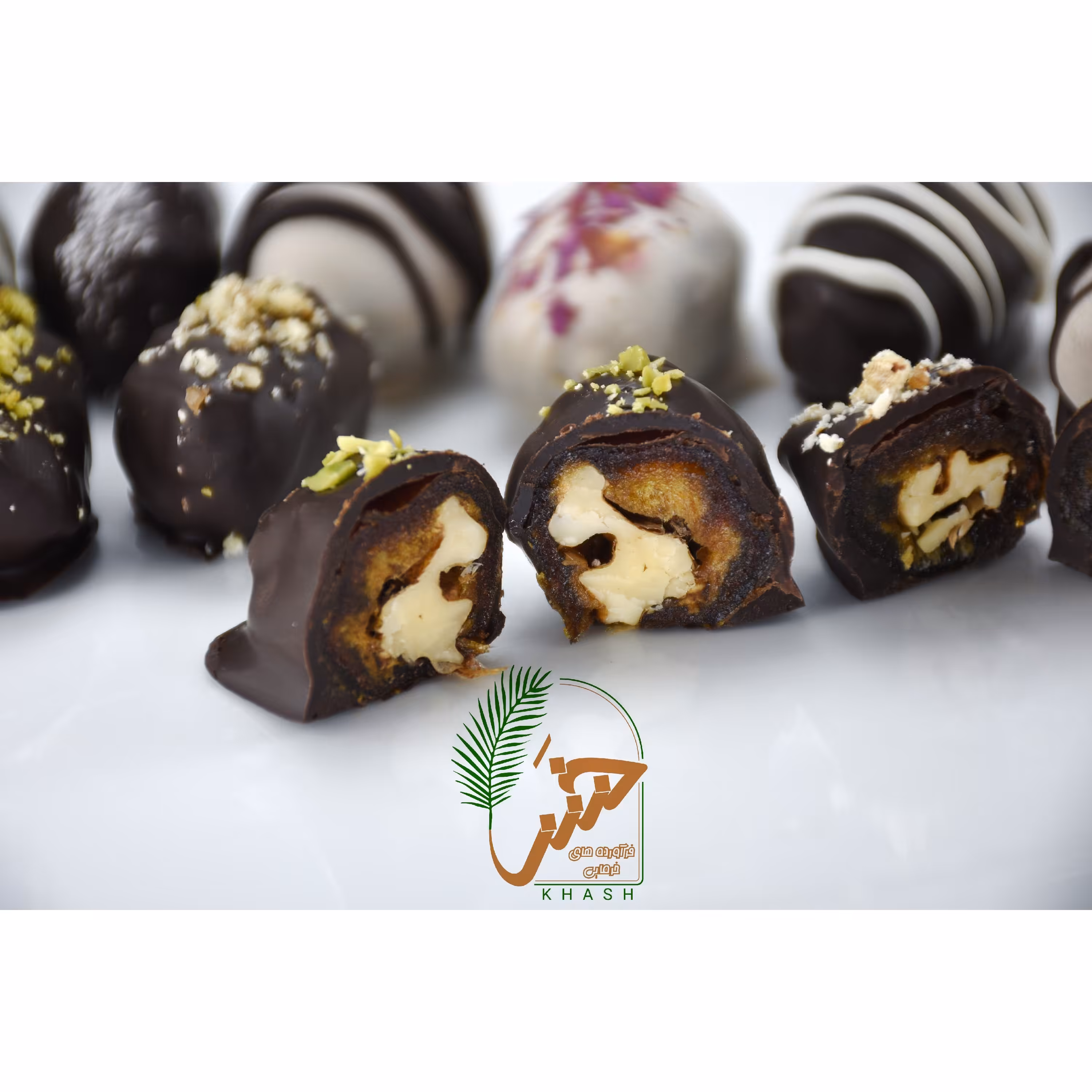 شکلات خرمایی مغز دار  500 گرمی تهیه شده از بهترین خرمای کبکاب خشت