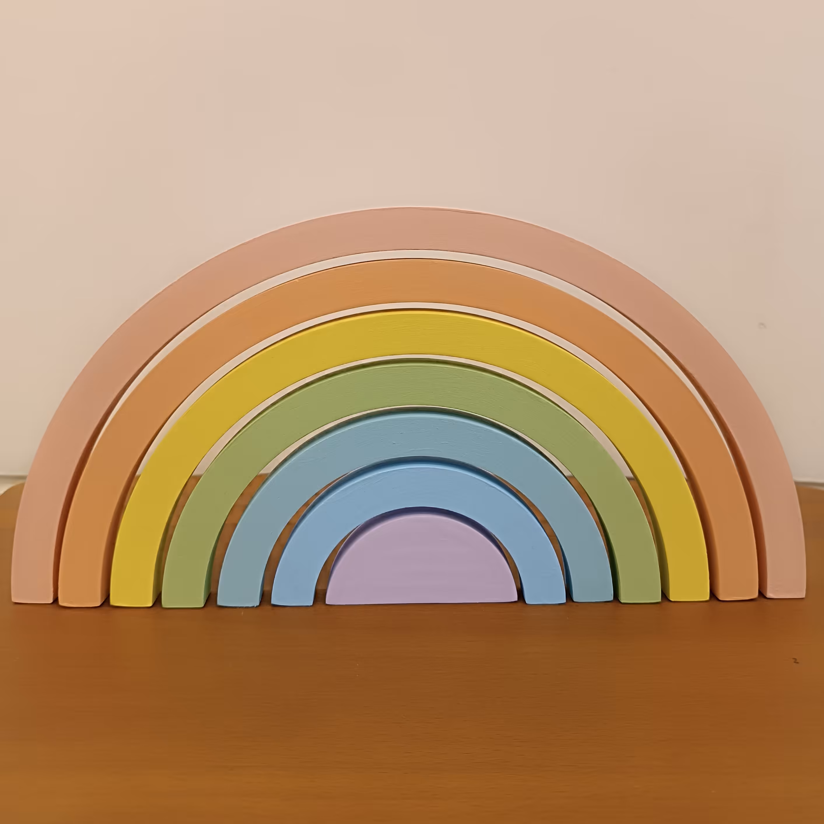 رنگین کمان چوبی هفت تکه  رنگ شده مناسب سیسمونی رنگاچوب 