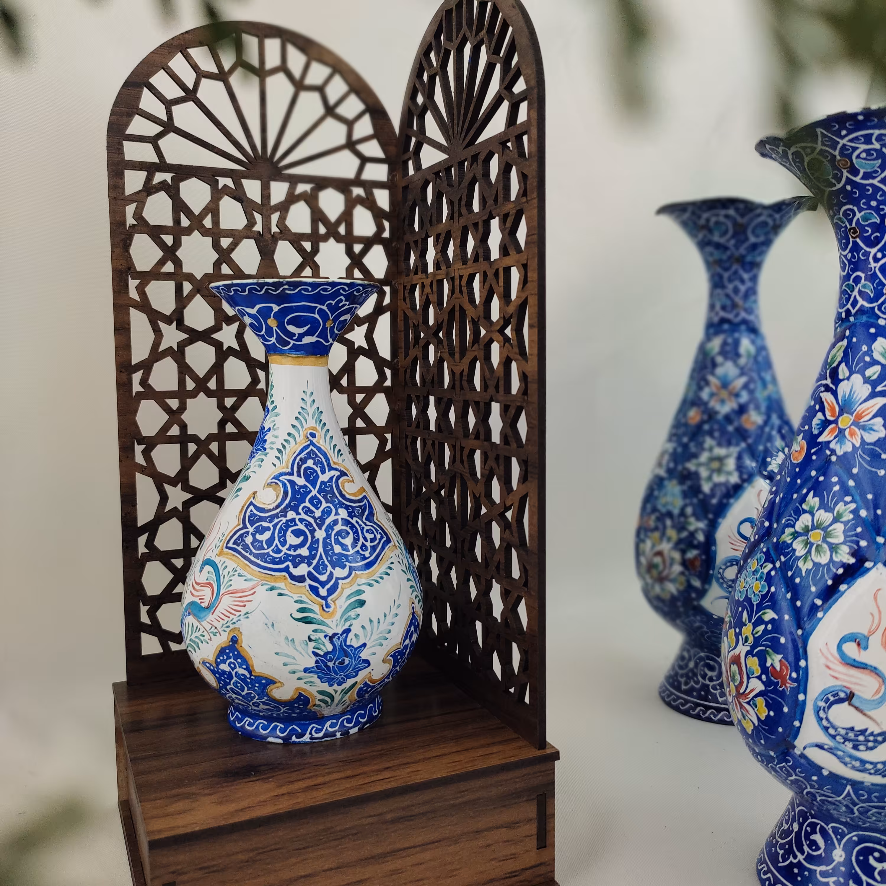 جا کلیدی ب همراه گلدان مینا کاری 