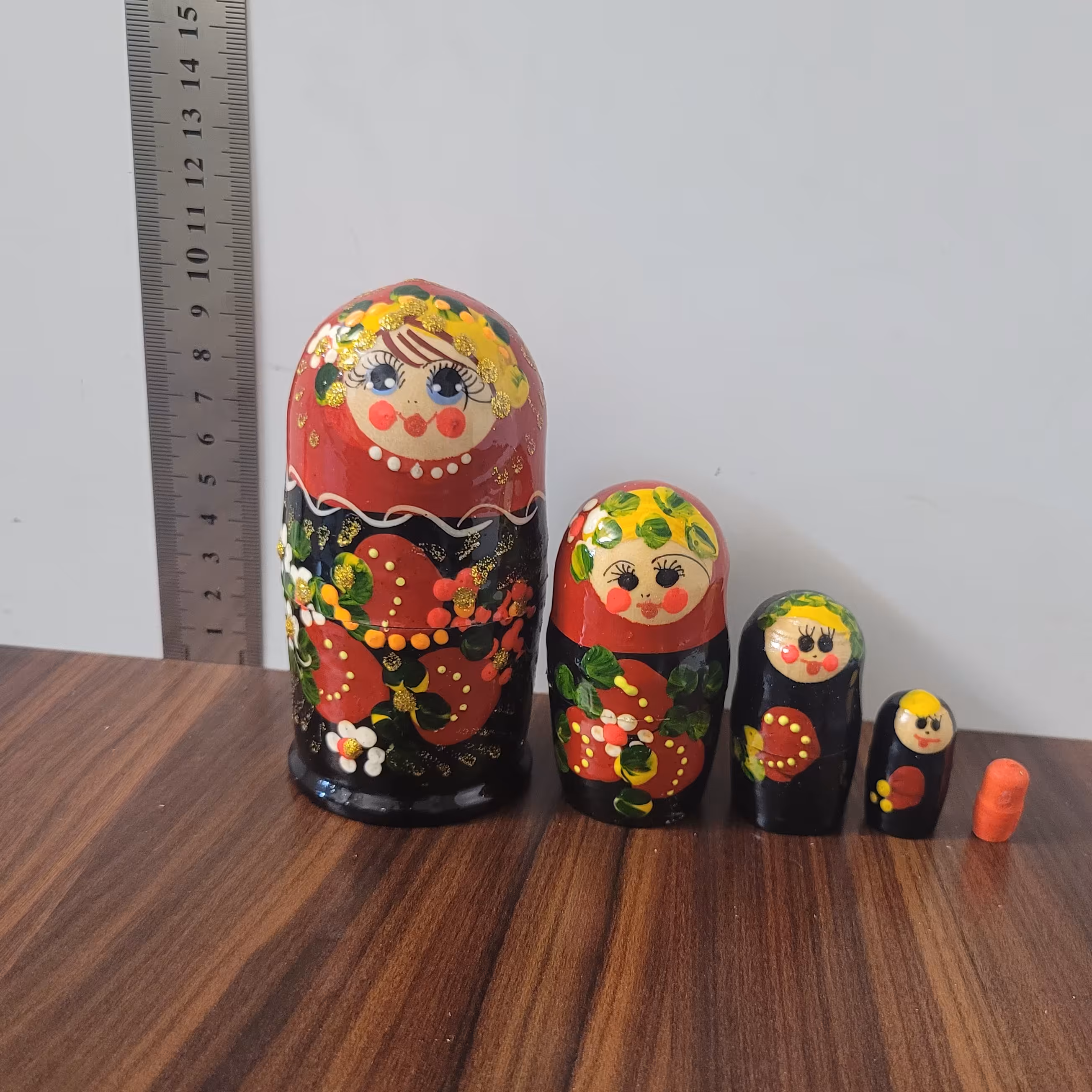 ماتریوشکا 5 تکه سایز و رنگ در تصویر -  سوغات روسیه وارداتی 
