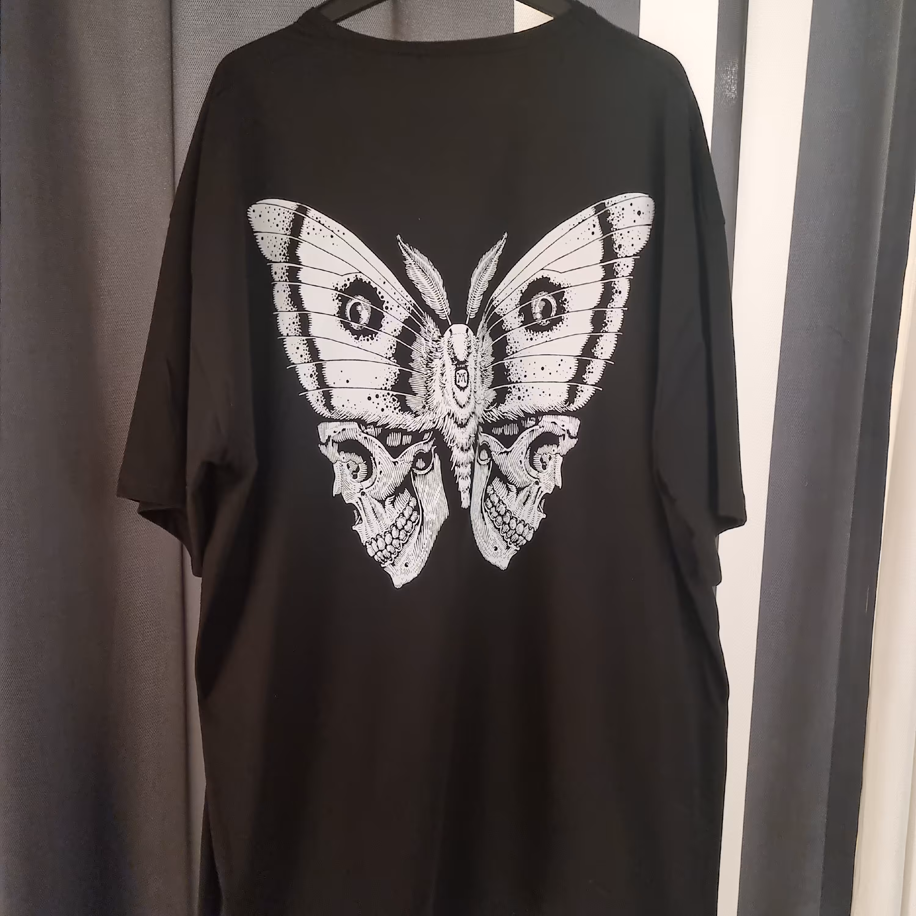 تیشرت پروانه و اسکلت سایزبندی 3ایکس تا 5 ایکس جنسیت ندارد مناسب همه سنین کار فوق العاده ارسال رایگان در سریع ترین زمان