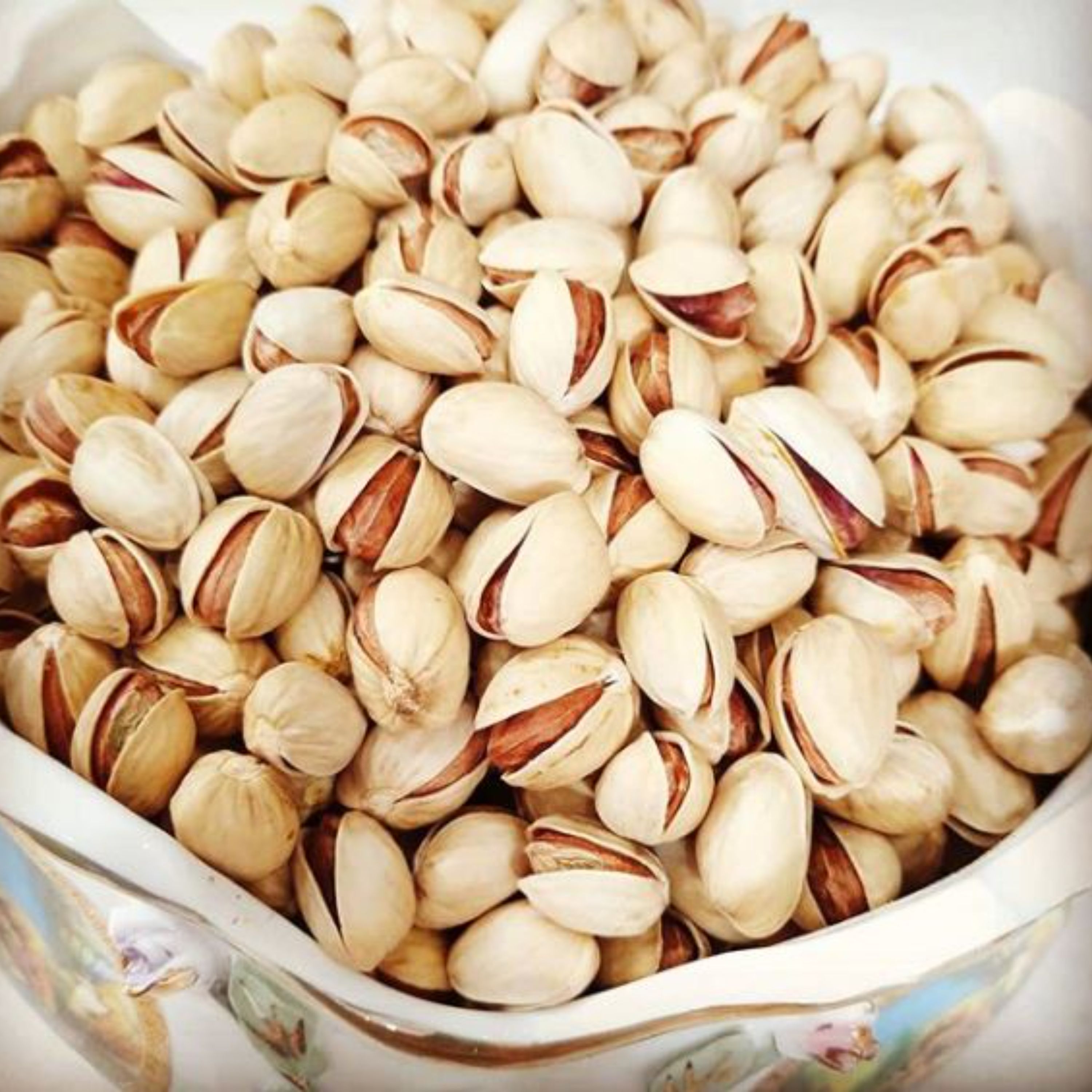 پسته فندقی آجیلی خام 1کیلویی (پرفروش)