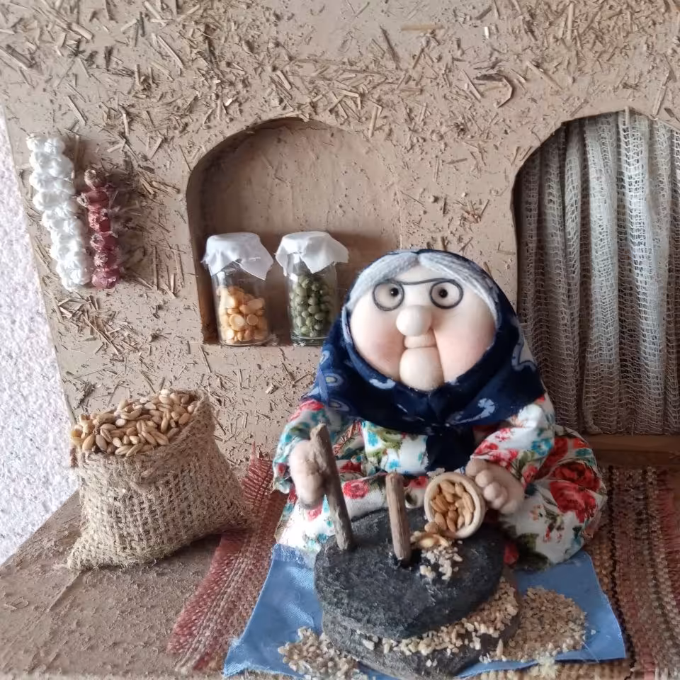 دکوری مادربزرگ و آسیاب سنگی    