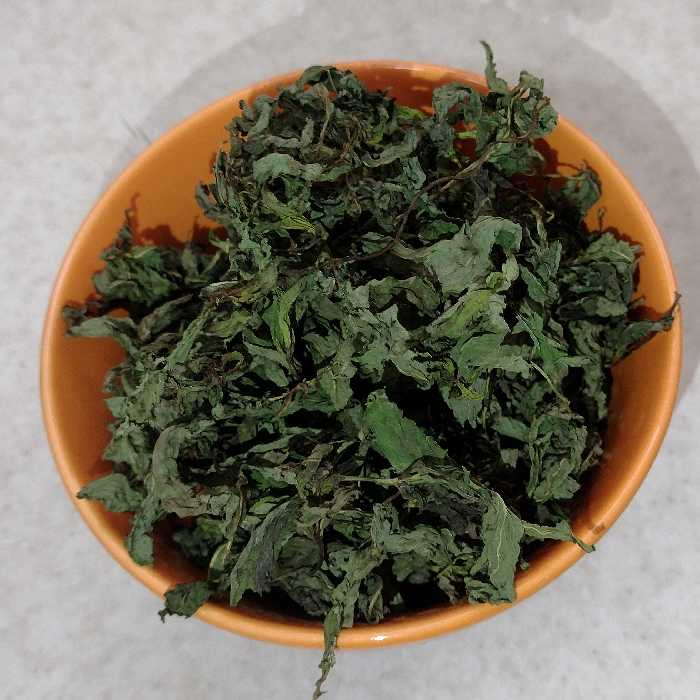 نعنا خشک، تهیه شده از برگ خالص