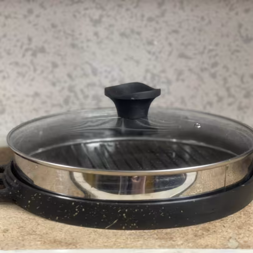 تابه گریل اصلی سایز 28 cm همراه با درب پیرکس (ارسال رایگان)