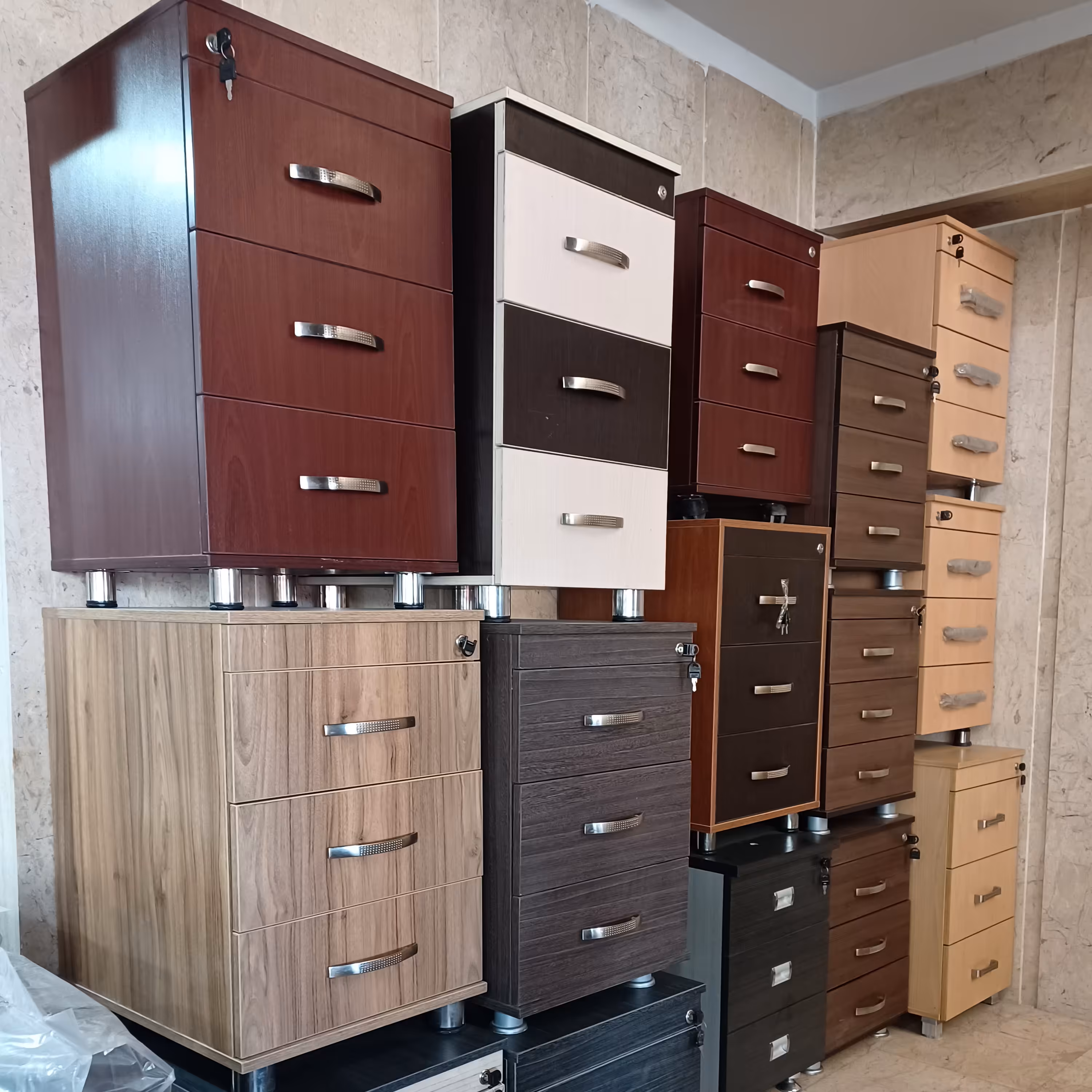 انواع فایل با رنگهای متنوع  با قیمت مناسب  ارسال با باربری و هزینه ارسال بصورت پس کرایه به عهده مشتری میباشد 