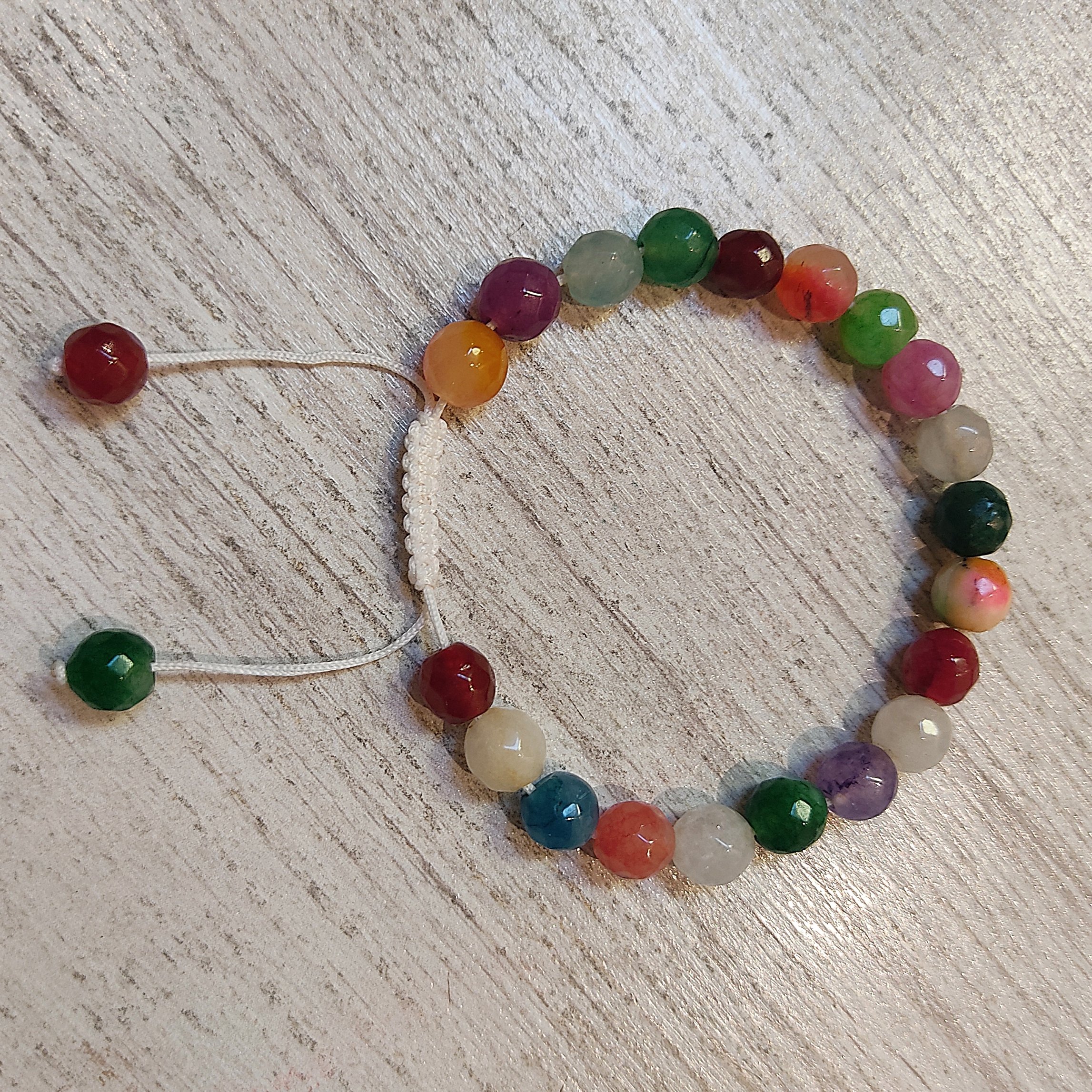 دستبند سنگ طبیعی  جید تراش براق(سایز8)