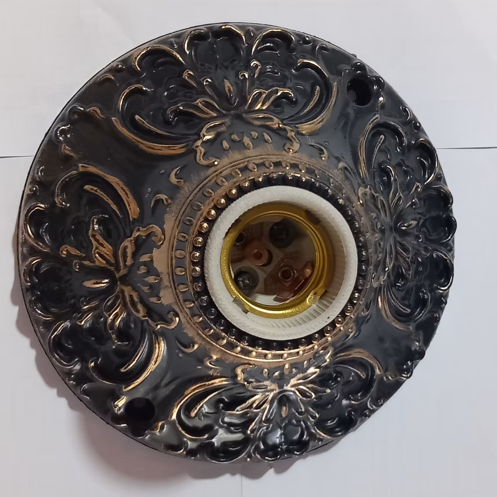 سرپیچ سقفی طرح چوب و طلایی هزینه ارسال پست پسکرایه