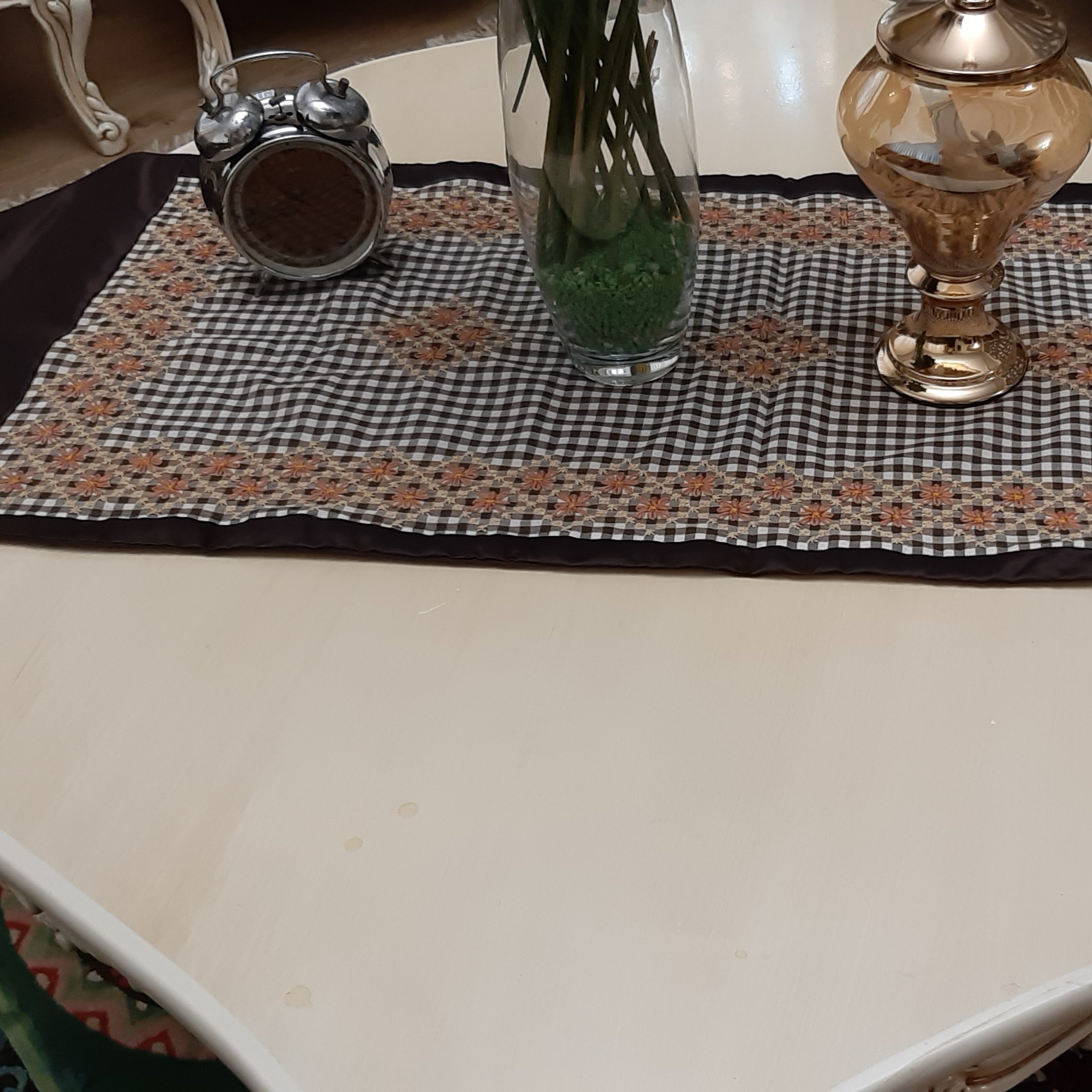 رومیزی رانر چهار خونه دوزی