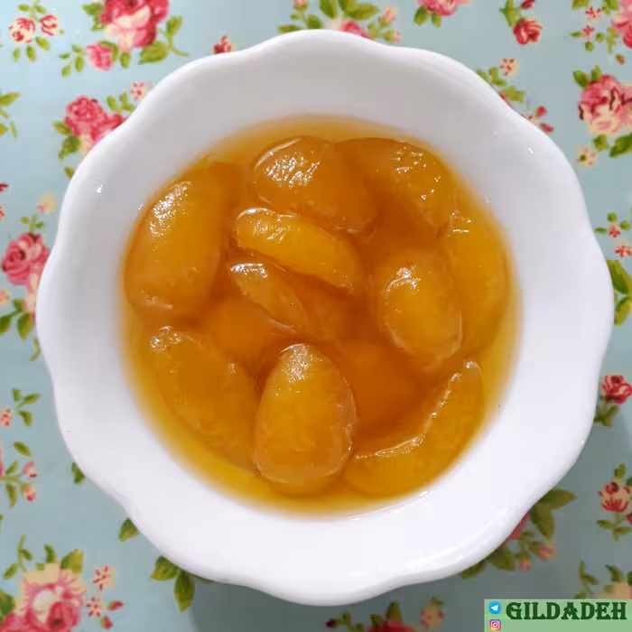 مربای زردآلو با زعفران خانگی